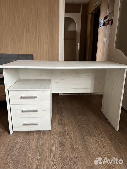 Письменный стол офисный, тумба