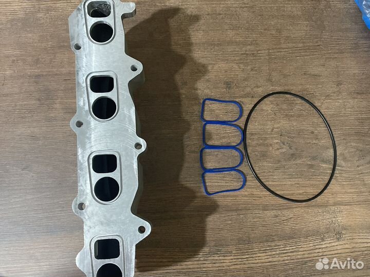 Впускной коллектор 6460901637 w 906 909 om646