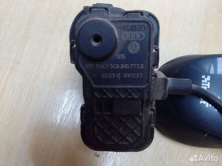 Замок открывания бензобака Volksvagen polo седан 5