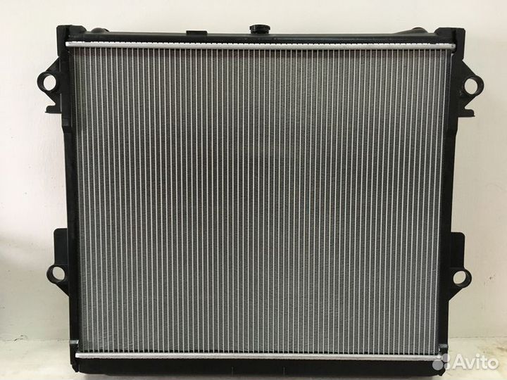 Радиатор охлаждения Лексус LX570 2UZ-FE/1/3UR 07