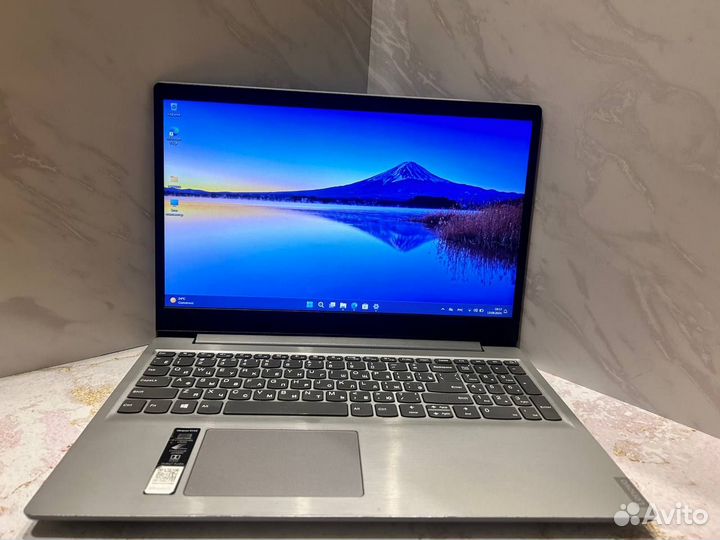 Игровой ноутбук Lenovo Ryzen/8 GB/SSD