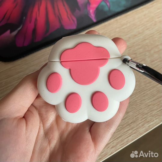 Чехол кошачья лапка для airpods
