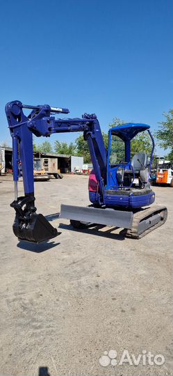 Мини-экскаватор Komatsu PC38UU-3, 2011