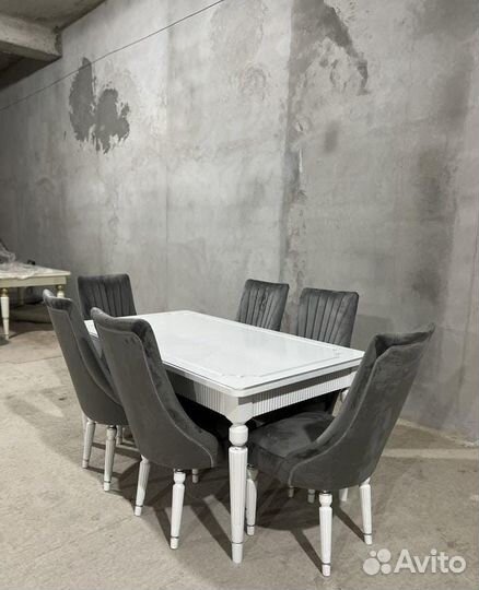 Столы и стулья