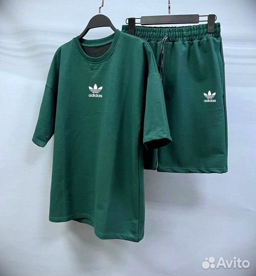 Спортивный костюм Adidas новый