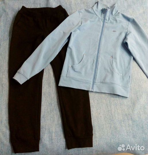 Спортивный костюм женский