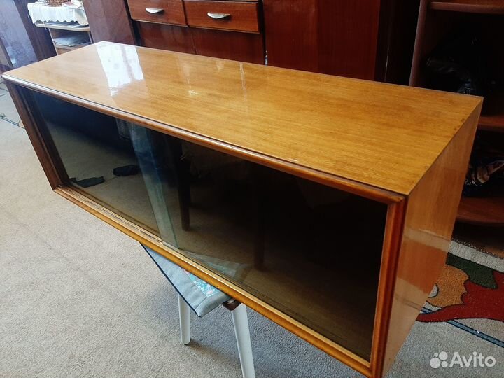 Полка книжная настенная