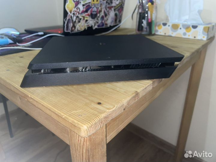 Игровая приставка ps4 slim