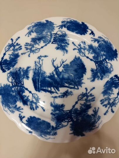 Блюдо Олень настенное 36 см Дулево