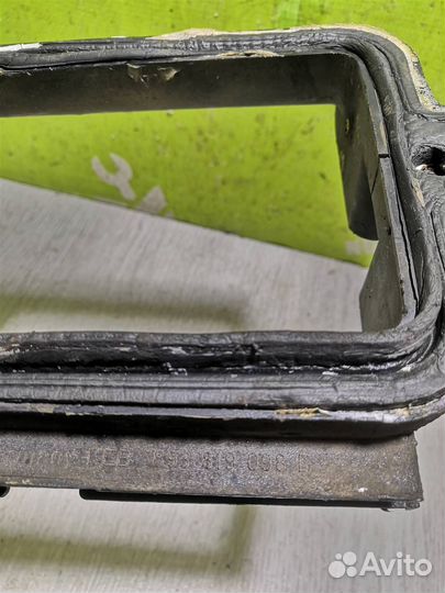 Рамка салонного фильтра Ауди 80 90 Б3