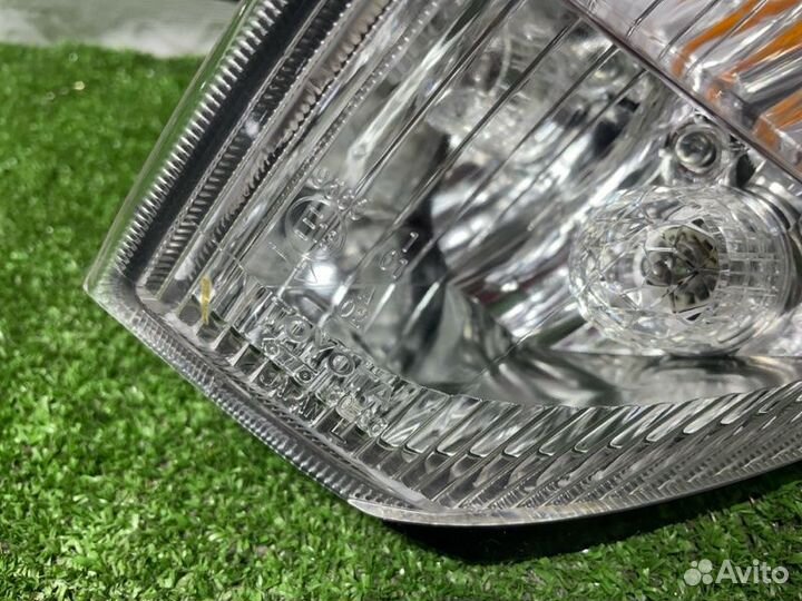 Габарит передний левый Toyota Land Cruiser Prado