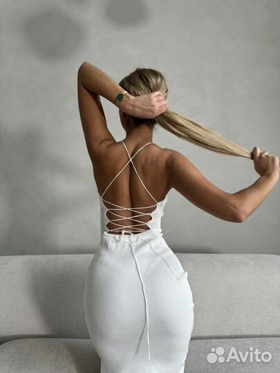 Платье на завязках новое