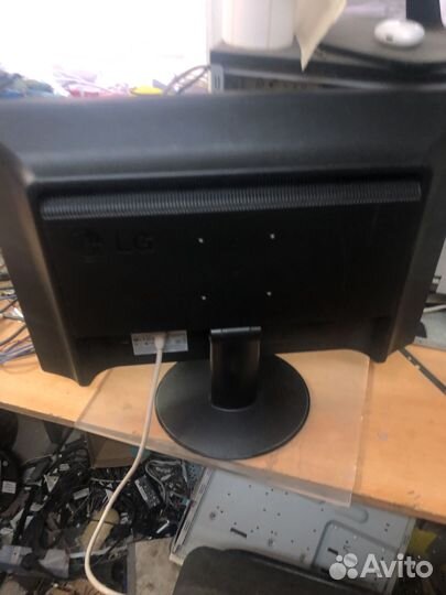 Монитор LG Flatron W2234S-BN