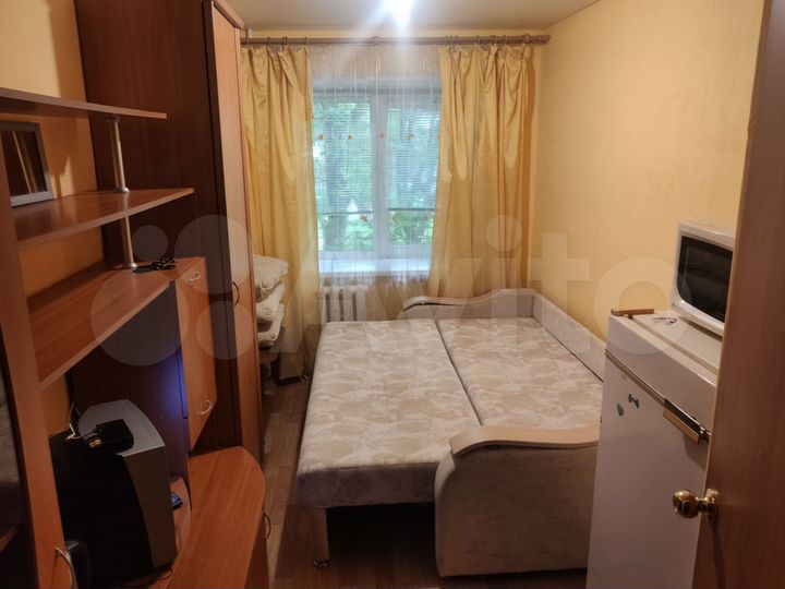 Комната 10 м² в 5-к., 2/5 эт.