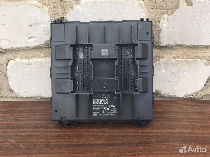 Блок бортовой сети Фольксваген Амарок