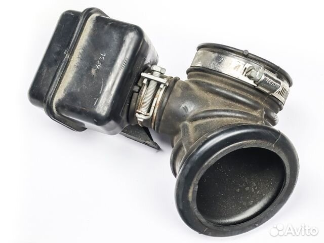 Патрубок корпуса воздушного фильтра Nissan Serena