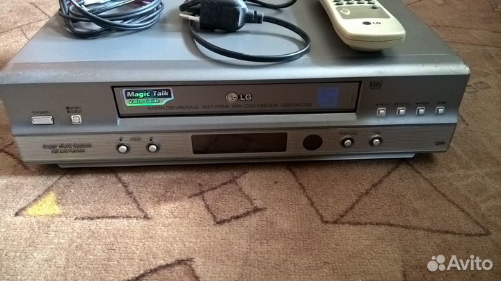 Видеомагнитофон LG