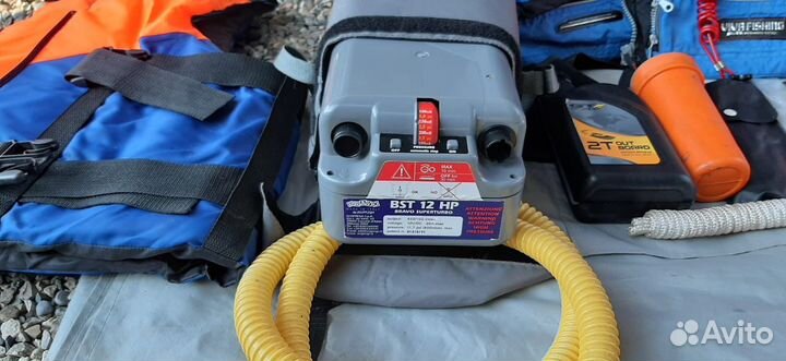 Лодка с мотором