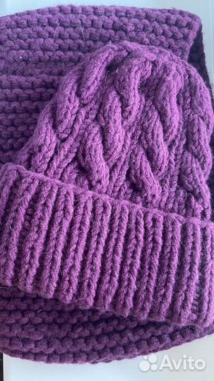 Женский вязаный комплект