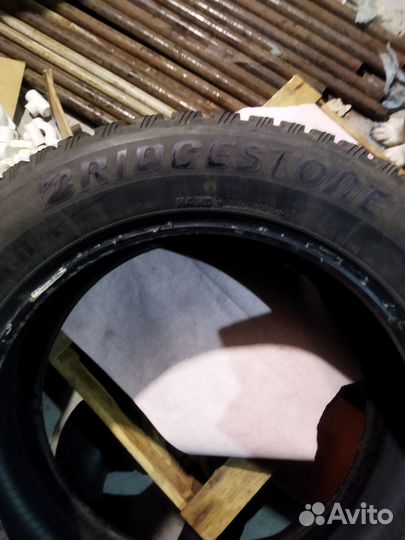 Bridgestone Blizzak Spike-01 225/60 R18 и 225/60 R18