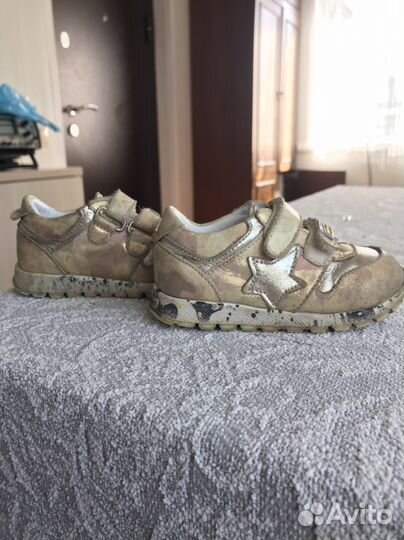 Кроссовки детские 22 размер