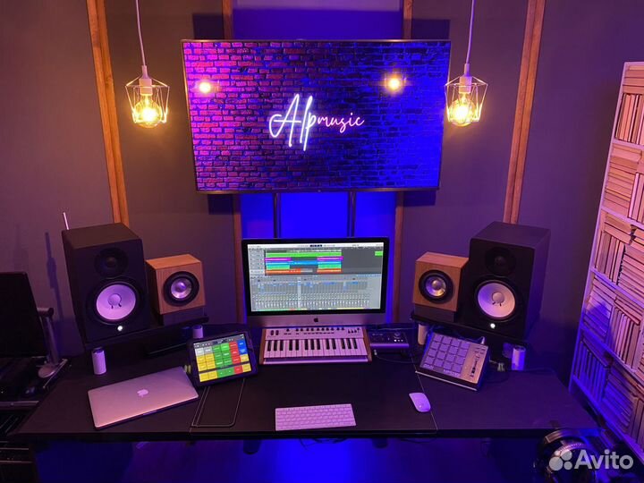 Запись песни. Студия звукозаписи. Песня в подарок