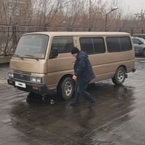 Nissan Urvan 2.7 MT, 1986, 220 000 км, с �пробегом, цена 480 000 руб.