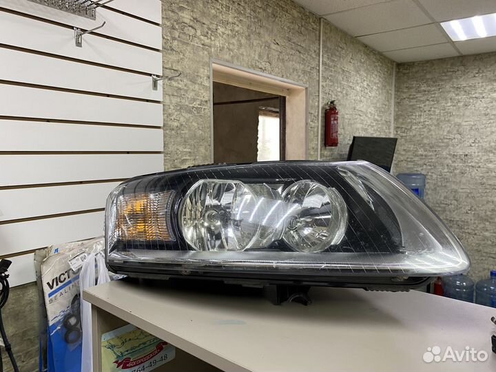 Фара правая галогенная Ауди А6 С6 4F