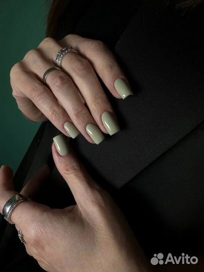 Модель на маникюр с покрытием гель лак