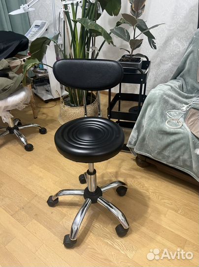 Стул со спинкой