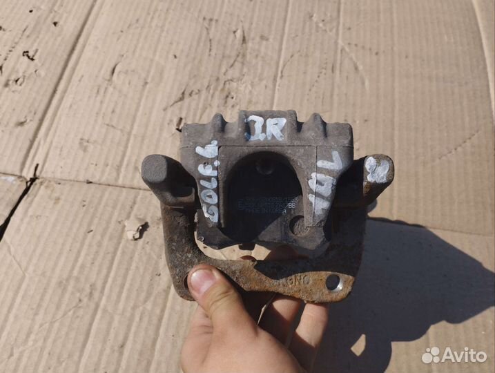 Суппорт задний правый Volkswagen Golf 6