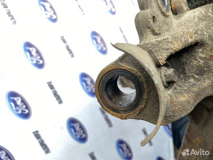 Кулак поворотный передний левый Ford Focus 2 седан