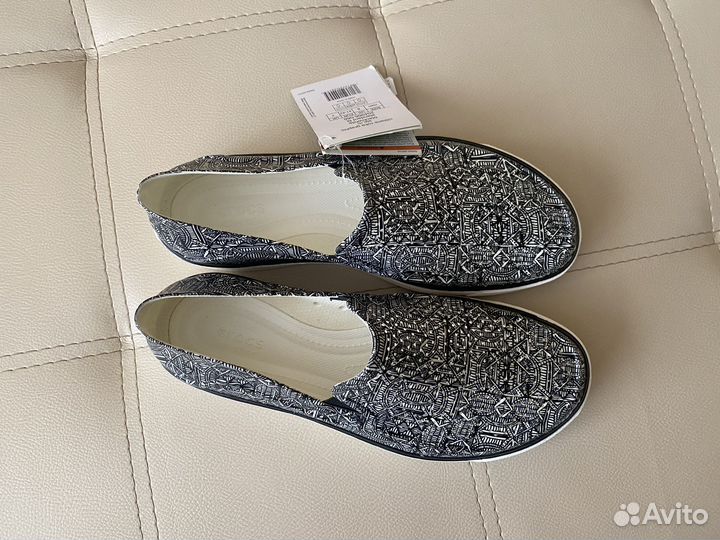 Слипоны Crocs