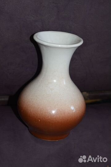 Керамическая ваза для цветов