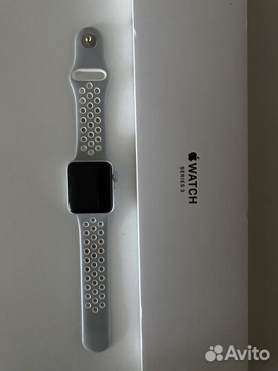Часы Apple Watch Series 3