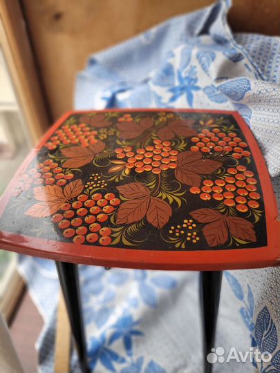 Табурет деревянный