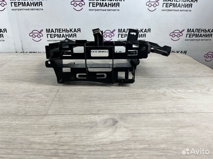 Кронштейн блока управления BMW 8 G14/G15 G30 2020