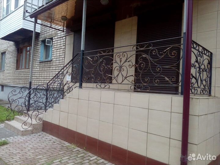 Заборы, перила, ограждения, ворота, козырьки