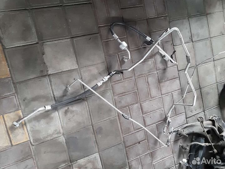 Трубки кондиционера Toyota Harrier 300