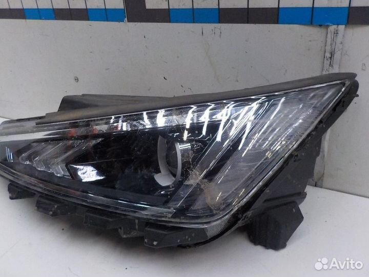 Фара левая Hyundai Avante