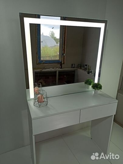 Туалетный столик