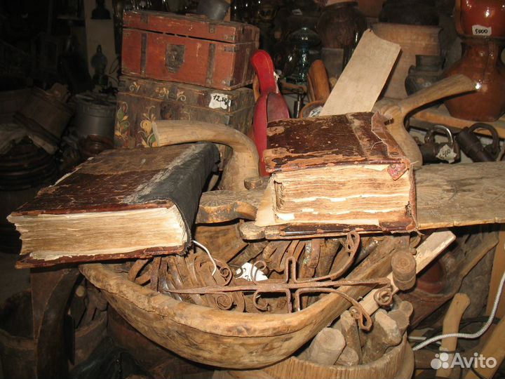 Старинные церковные книги. Старые, древние книги