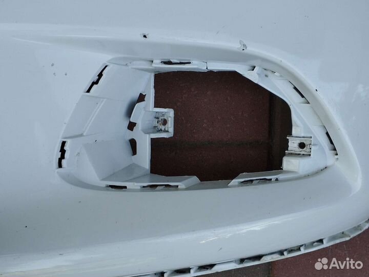 Кусок бампера переднего Opel Astra J GTC