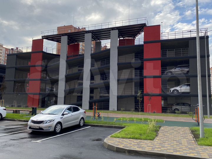 Машиноместо, 13 м²