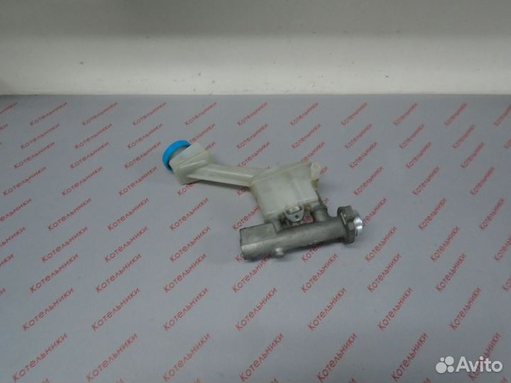 Nissan 46010-AV621 Цилиндр тормозной главный