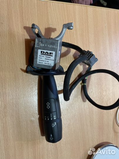 Продам подрулевой переключатель D95/105 ориг.новый