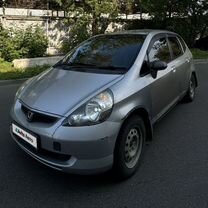 Honda Fit 1.3 CVT, 2003, 393 000 км, с пробегом, цена 400 000 руб.