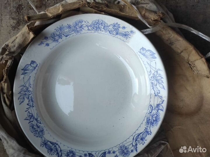 Фарфоровые тарелки СССР 1982 год