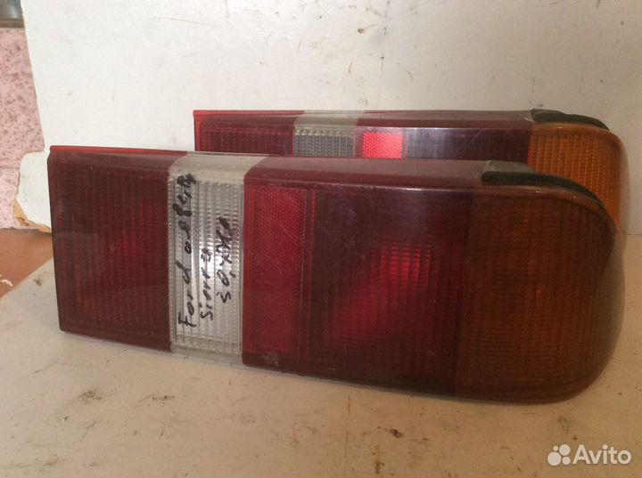 Задний правый фонарь для ford sierra