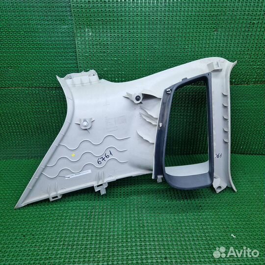 Обшивка отсека багажника правая верхняя Volkswagen